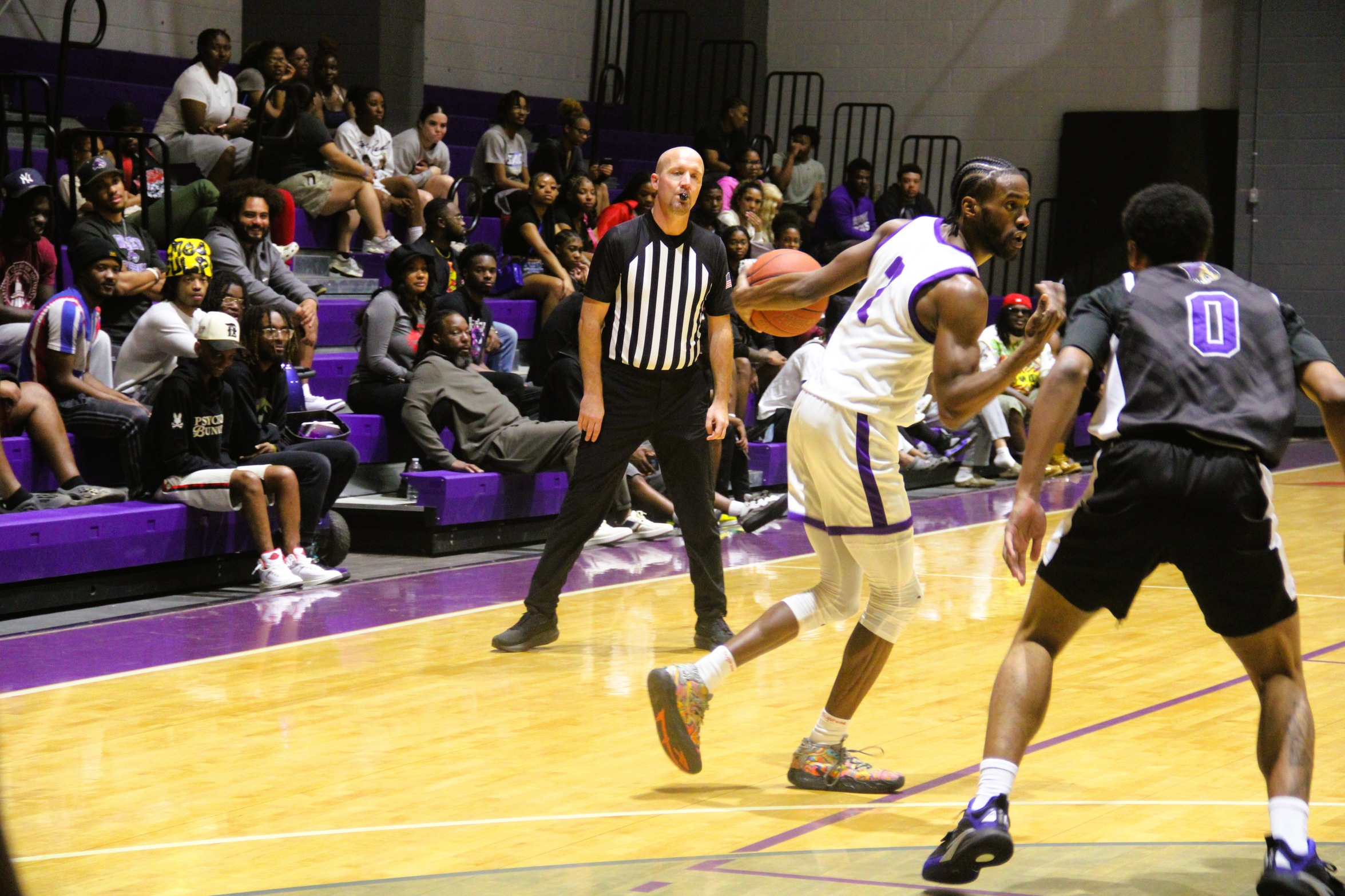 Shamir Mosley put up his seventh 20-plus scoring game this season.