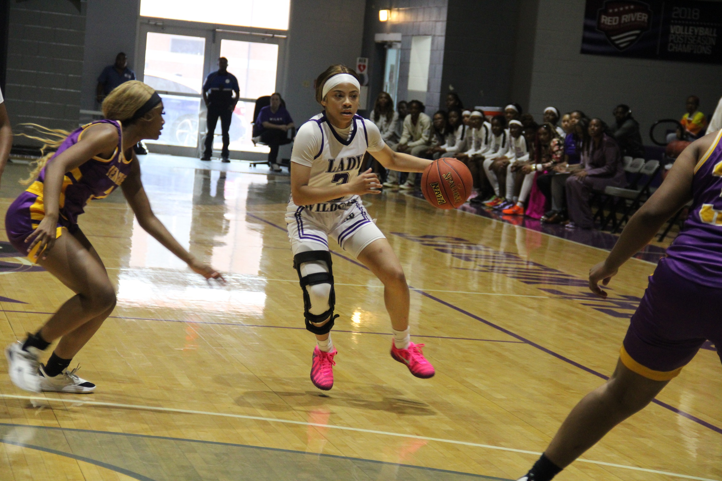 Mia Thomas led the Lady Wildcats with 15 points and eight rebounds.